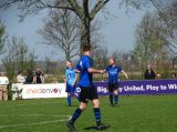 S.K.N.W.K. 1 - FC De Westhoek '20 1 (comp.) seizoen 2021-2022 (64/159)